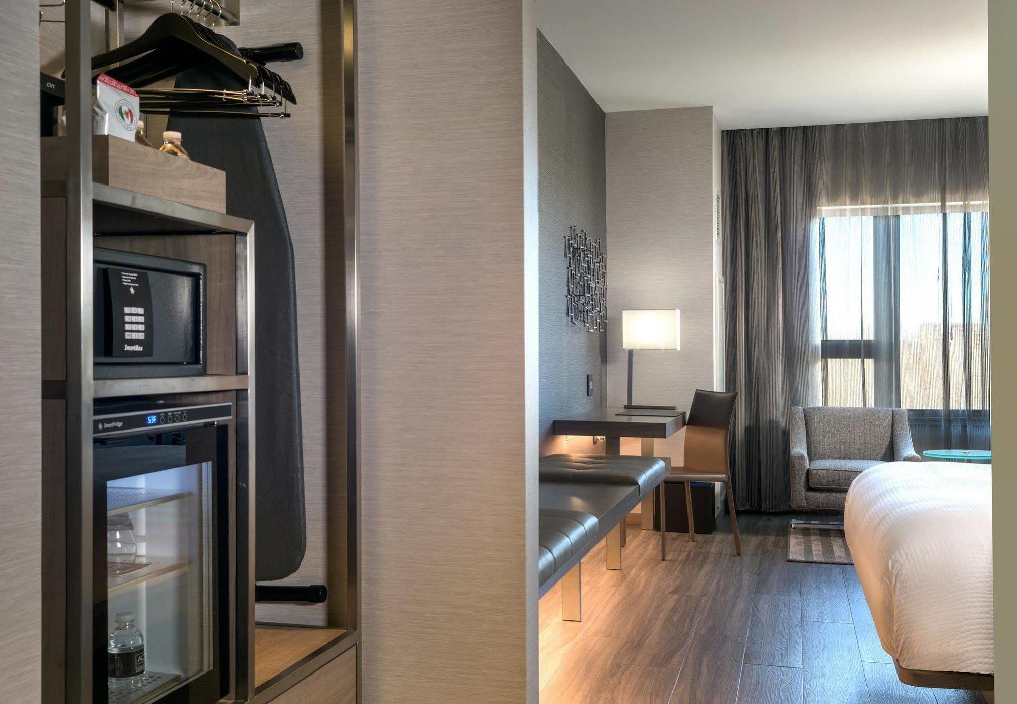 Hotel Ac By Marriott Boston North